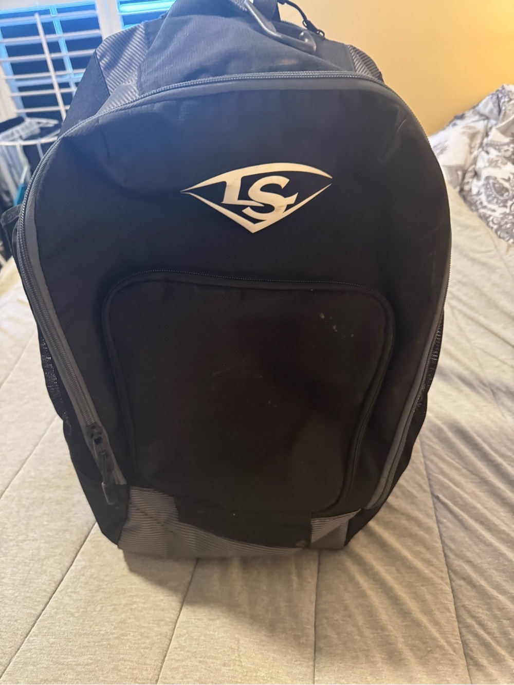 Louisville Slugger Omaha Baseball Backpack Bat Bag Black Gray - Picture 2 of 5